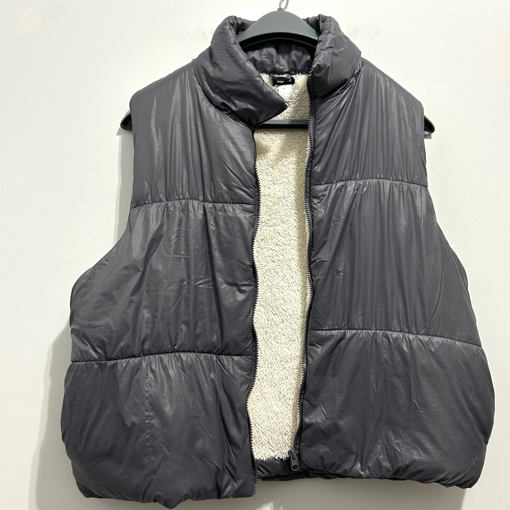 ♦️Angel Cult Dark Gray Puffer Vest w/ Cream-colored Sherpa Lining